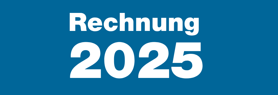 Weisser Schriftzug "Rechnung 2025" auf weissem Hintergrund